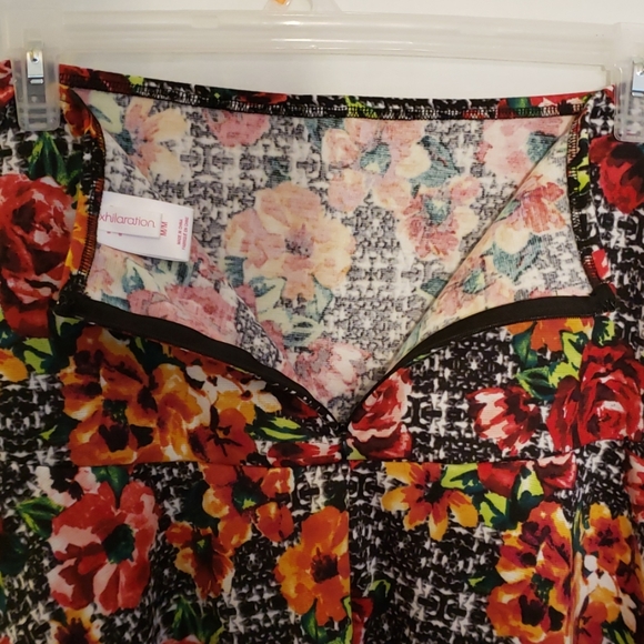 💥3 for $30💥 XHILARATION Floral Mini Skirt - Picture 4 of 6